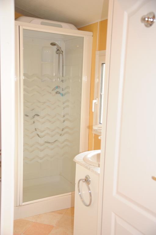 Camping Des 2 Rives- Mobilhomes Etang-sur-Arroux Екстериор снимка